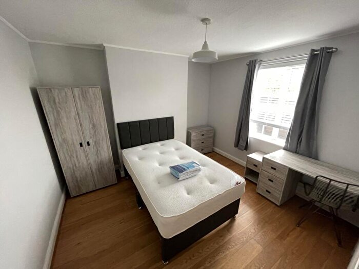 3 Bedroom Terraced House To Rent In Worrall Road, Bristol, BS8