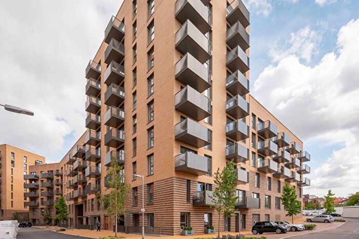 1 Bedroom Flat To Rent In Hendon Waterside, Hendon, London, NW9