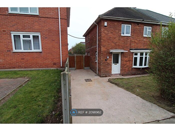 3 Bedroom Semi-Detached House To Rent In Henderson Grove, Stoke-On-Trent, ST3