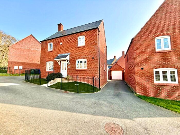 3 Bedroom Detached House For Sale In Pianoforte Road, Roade, Northamptonshire, NN7