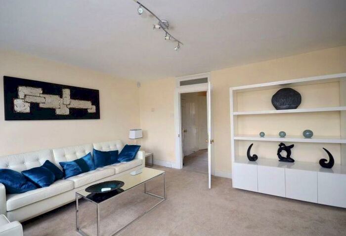 1 Bedroom Apartment To Rent In Myddelton Square, EC1R