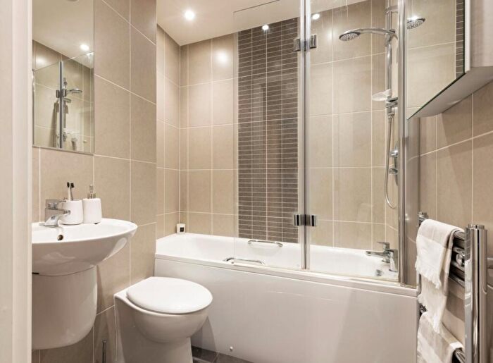 1 Bedroom Flat To Rent In Waterways Avenue Manchester, M15