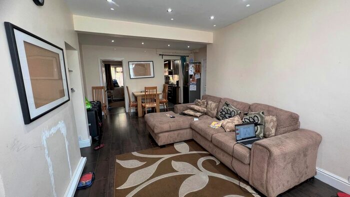 3 Bedroom Semi-Detached House To Rent In Gloucester Road, Feltham, TW13