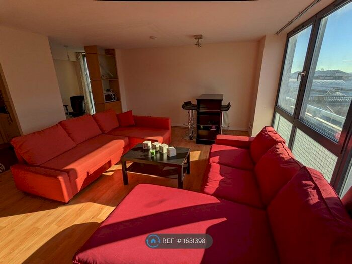 2 Bedroom Flat To Rent In Holm Street, Glasgow, G2