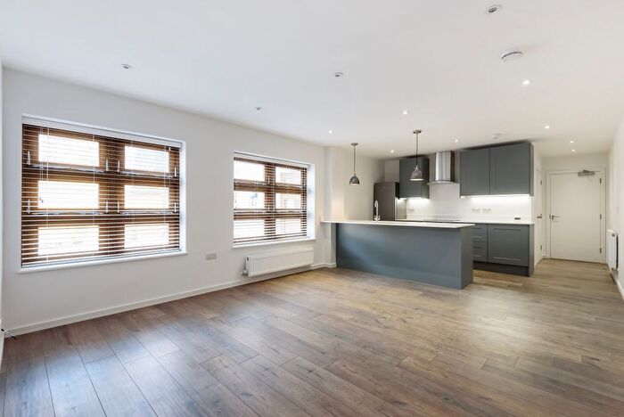 2 Bedroom Flat To Rent In Elm Grove, Wimbledon, London, SW19