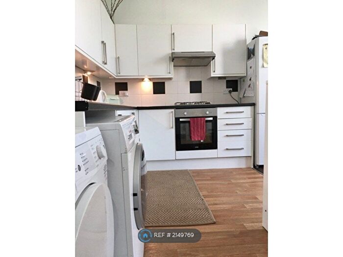 3 Bedroom Flat To Rent In Dalby Square, Cliftonville, Margate, CT9