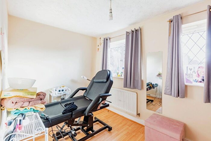 5 Bedroom Detached House For Sale In Cottesbrooke Gardens, Northampton, NN4