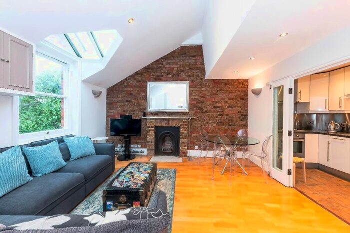 2 Bedroom Flat To Rent In Gledhow Gardens, London, SW5