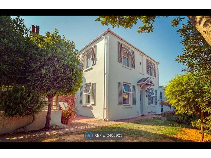 2 Bedroom Detached House To Rent In Alma Street, Lancing, BN15