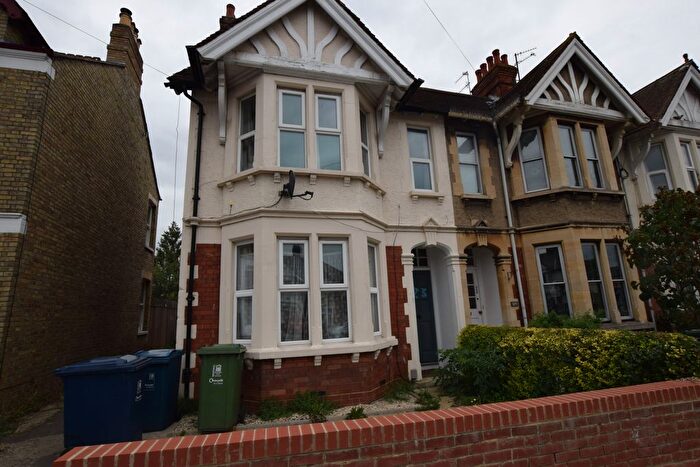 5 Bedroom Semi Detached House To Rent In Cowley Road, Oxford, OX4