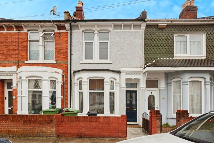 3 Bedroom Terraced House For Sale In Alverstone Road, Southsea, PO4