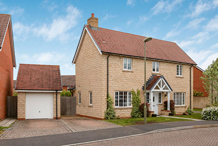 4 Bedroom Detached House For Sale In Storksbill Lane, Southmoor, OX13