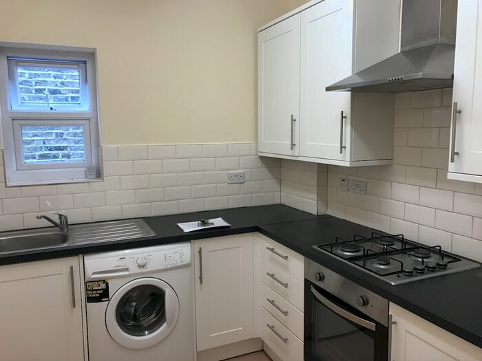 1 Bedroom Flat To Rent In Newly Refurbished Bedroom Flat - Leytonstone, E11