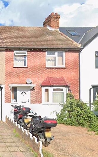 3 Bedroom Terraced House For Sale In Duncan Grove, London, W3