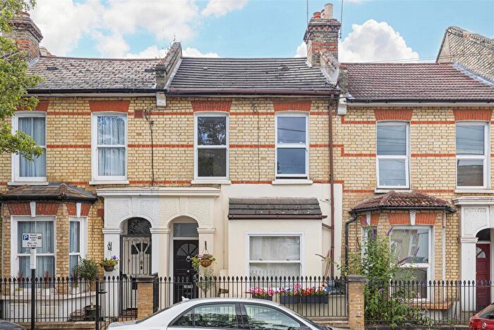 1 Bedroom Flat To Rent In Maxted Road, Peckham, SE15