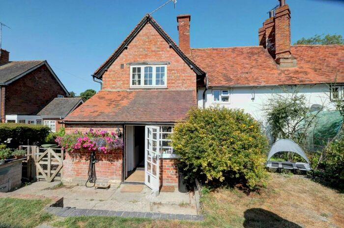 3 Bedroom Semi-Detached House To Rent In Adwell, OX9