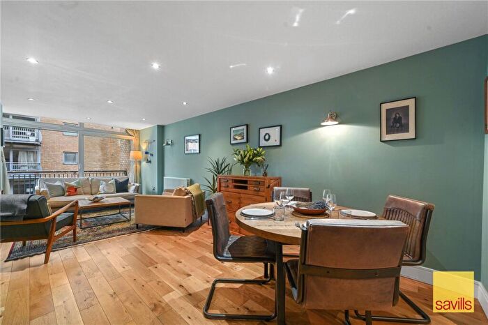 2 Bedroom Apartment For Sale In Moore House, Cassilis Road, Isle Of Dogs, London, E14