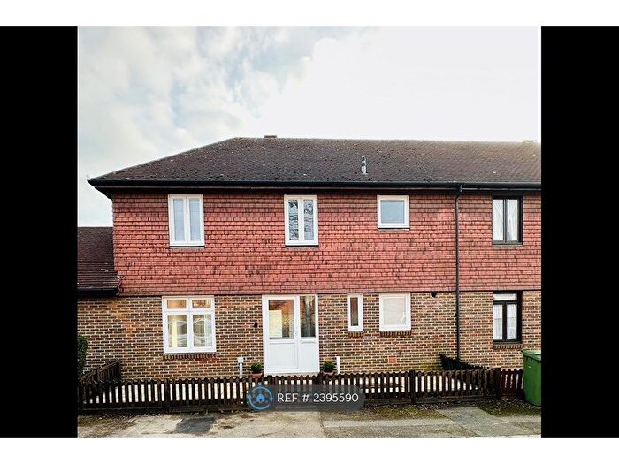 3 Bedroom Terraced House To Rent In Esmeralda Road, London, SE1