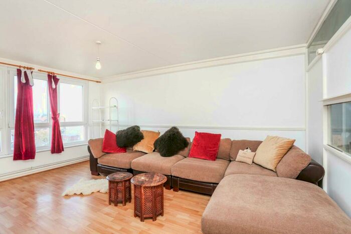 2 Bedroom Apartment To Rent In Wick Road, Hackney, E9