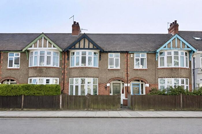 3 Bedroom Terraced House For Sale In Balmoral Road, Queens Park, Northampton, NN2