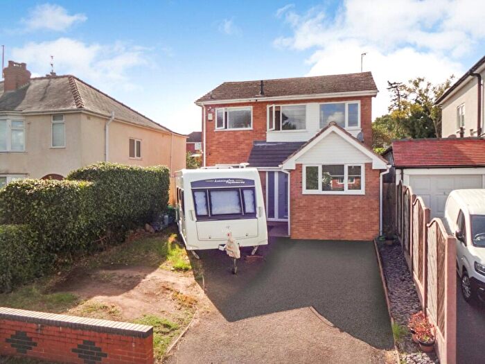 3 Bedroom Detached House For Sale In St. Johns Avenue, Kidderminster, Worcestershire, DY11