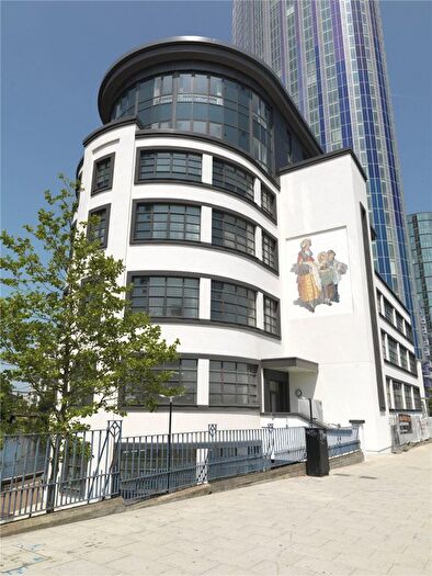 3 Bedroom Flat To Rent In High Street, London, E15