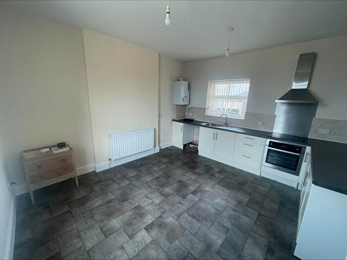 3 Bedroom Maisonette To Rent In Abergele Road, LL29