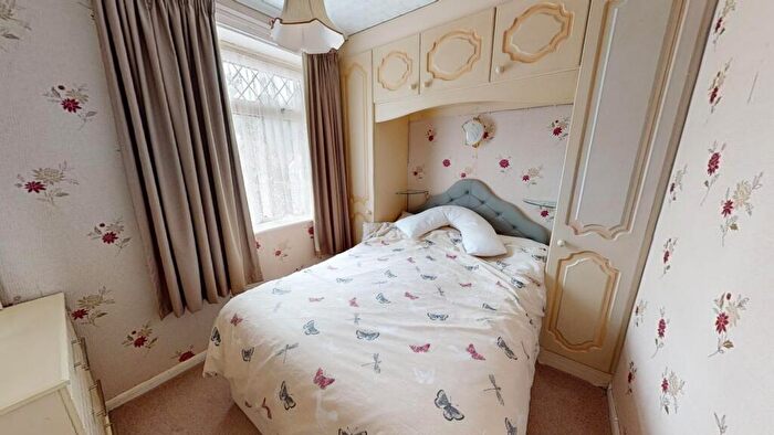 3 Bedroom Semi-Detached Bungalow For Sale In Charnwood Avenue, Westone, Northampton, NN3