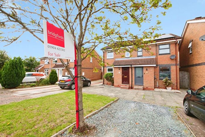 2 Bedroom Semi-Detached House For Sale In Minter Close, York, North Yorkshire, YO24