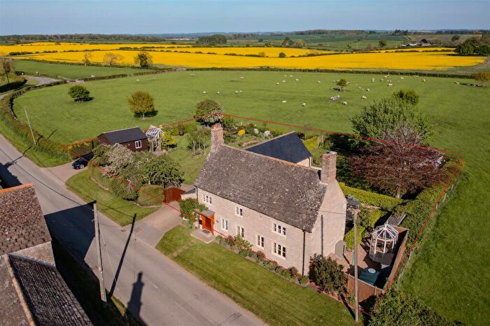 3 Bedroom Detached House For Sale In Glapthorn Road, Upper Benefield, PE8