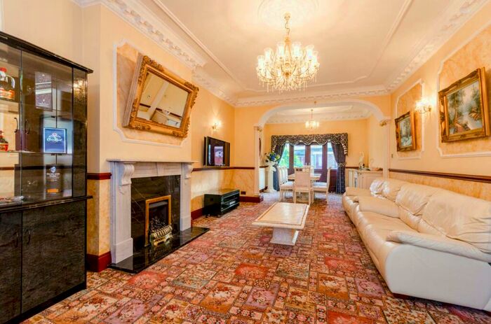 5 Bedroom Semi-Detached House To Rent In Windsor Road, Forest Gate, London, E7