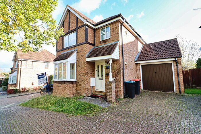 3 Bedroom Detached House For Sale In Tattenhoe, Milton Keynes, Buckinghamshire, MK4