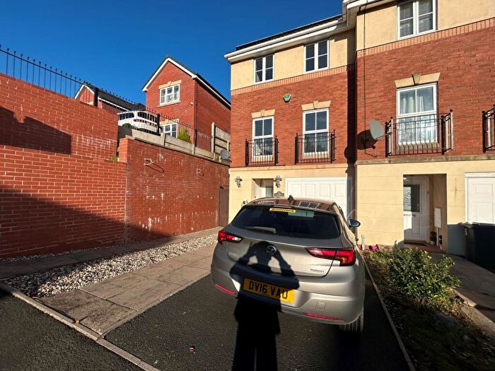 3 Bedroom Terraced House To Rent In Ashbourne Ridge, Halesowen, West Midlands, B63