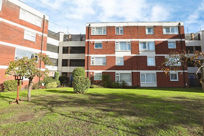 2 Bedroom Maisonette For Sale In Pike Close, Stafford, Staffordshire, ST16