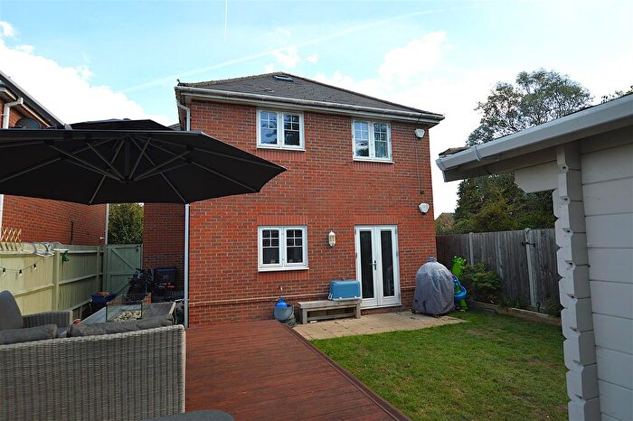 1 Bedroom Maisonette For Sale In Kimber Place, Whitton, Hounslow, TW4