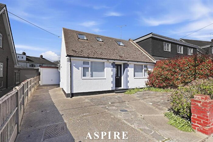 3 Bedroom Semi Detached House For Sale In Constitution Hill, Benfleet, SS7