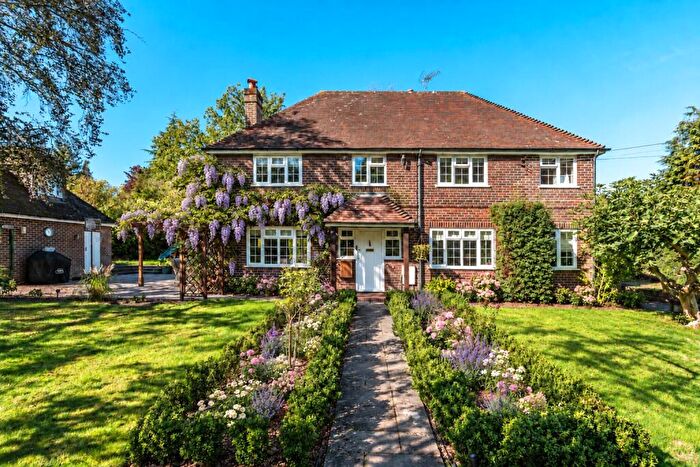 4 Bedroom Detached House For Sale In Broadstreet Common, Wood Street Village, Guildford, Surrey, GU3