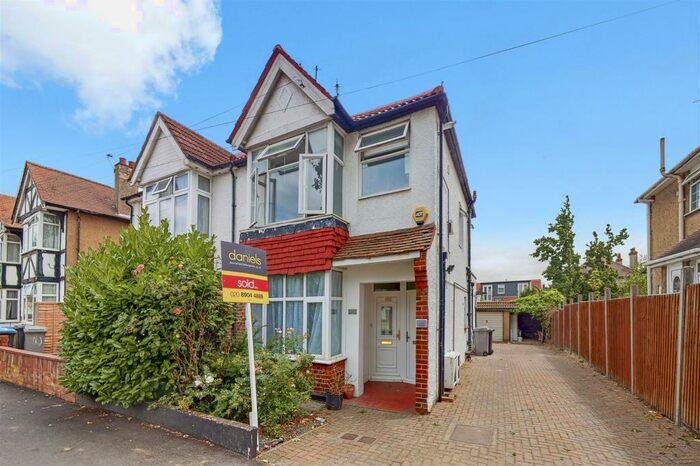 2 Bedroom Maisonette To Rent In Rugby Avenue, Wembley, HA0