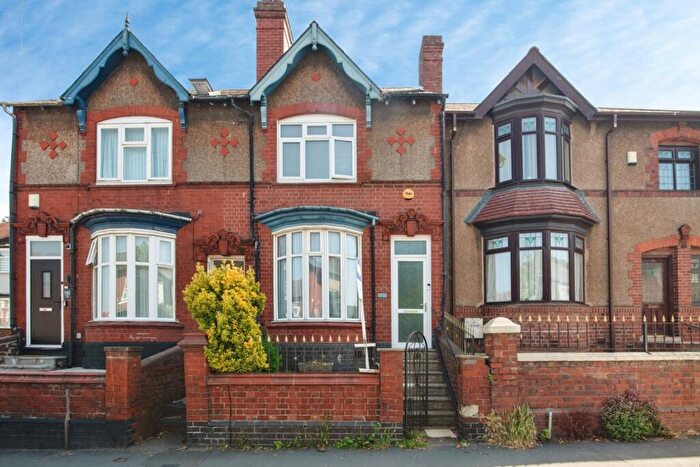 3 Bedroom Terraced House For Sale In Long Lane, Halesowen, West Midlands, B62