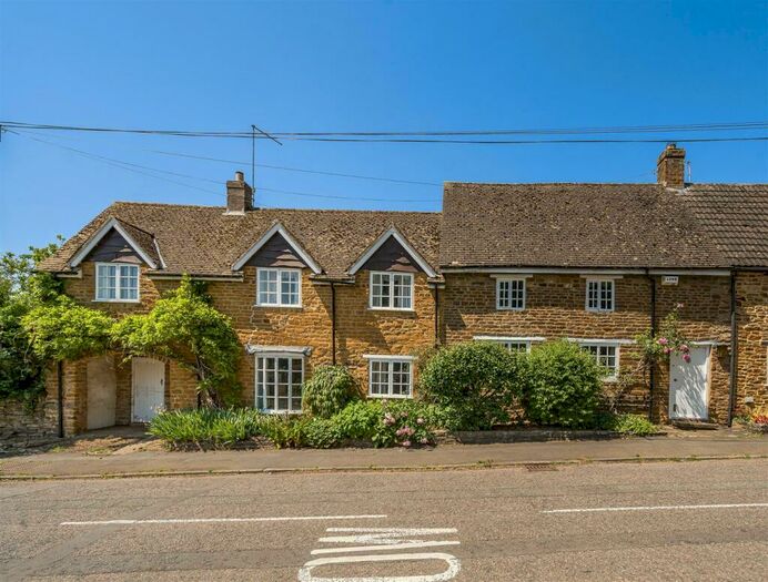 3 Bedroom House For Sale In Church Street, Newnham, NN11