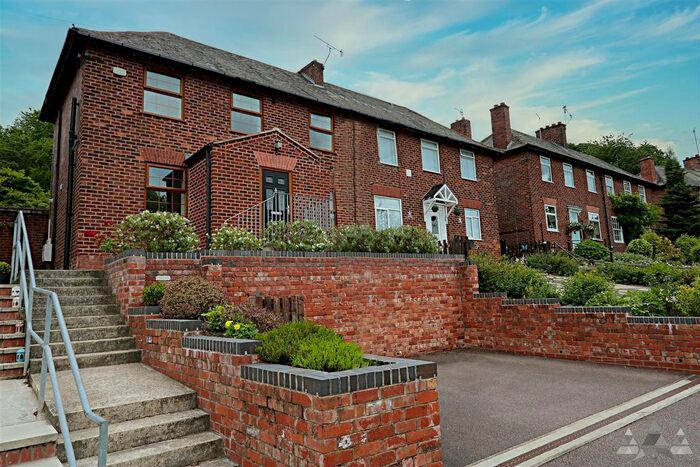 3 Bedroom Semi-Detached House To Rent In New Houses, Piccadilly Road, Chesterfield, Derbyshire, S41