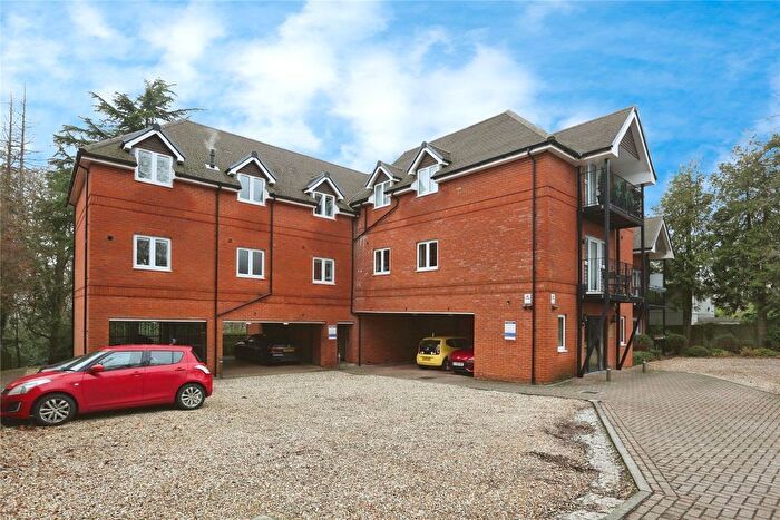 1 Bedroom Flat For Sale In Chalk Hill, West End, Southampton, Hampshire, SO18
