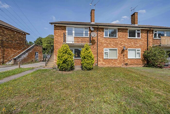 2 Bedroom Maisonette For Sale In Black Boy Wood, Bricket Wood, St. Albans, AL2