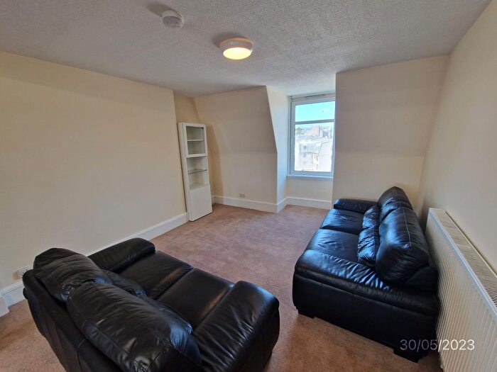 3 Bedroom Flat To Rent In Leadside Road, Top Floor Flat, Aberdeen, Aberdeenshire, AB25