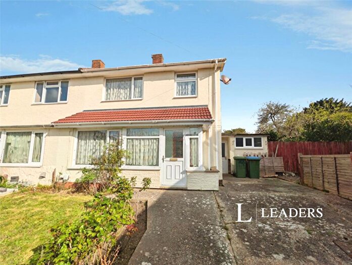 3 Bedroom Semi Detached House For Sale In Orwell Close, Southampton, Hampshire, SO16