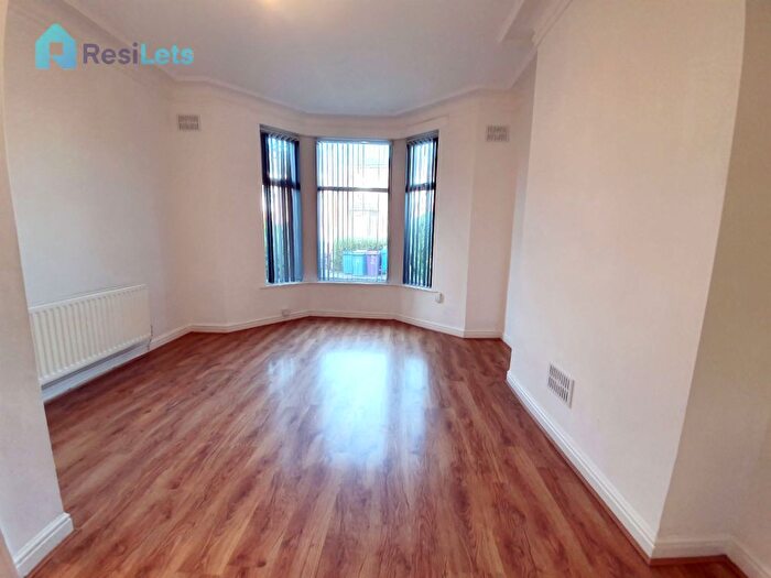 2 Bedroom Flat To Rent In Flat, Moscow Drive, Liverpool, L13