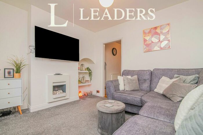 2 Bedroom Semi-Detached House To Rent In Groveley Lane, B31