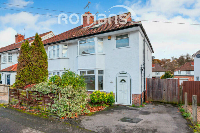 4 Bedroom Semi-Detached House To Rent In Clare Road, Maidenhead, SL6