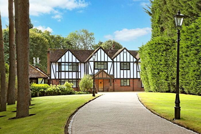 6 Bedroom Detached House For Sale In Witheridge Lane, Penn, Buckinghamshire, HP10