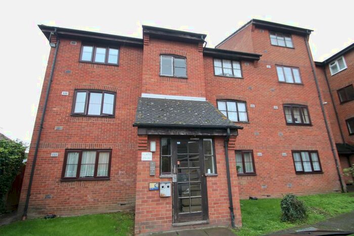 1 Bedroom Flat To Rent In Tenney House, Curzon Drive, Grays, Essex, RM17